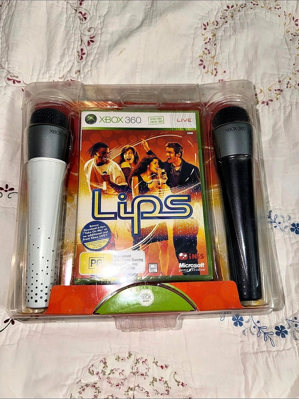Microsoft Lips Xbox 360 Bundle with Microphones Xbox 360 Game with Microphones